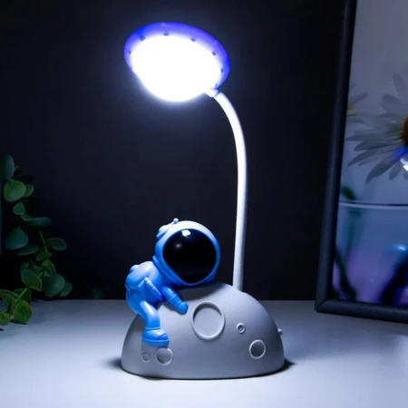 Luminária Astronauta Led USB Recarregável